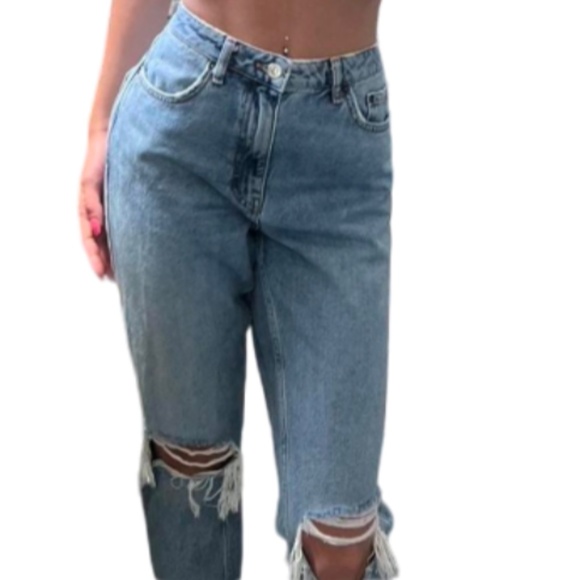 Topshop Mom Jeans Torn Knee Size W26/L30 - Picture 1 of 9